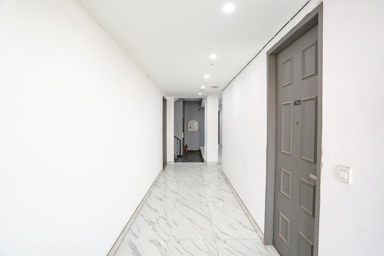 Fabhotel Vat - Meera Bagh Делі Екстер'єр фото