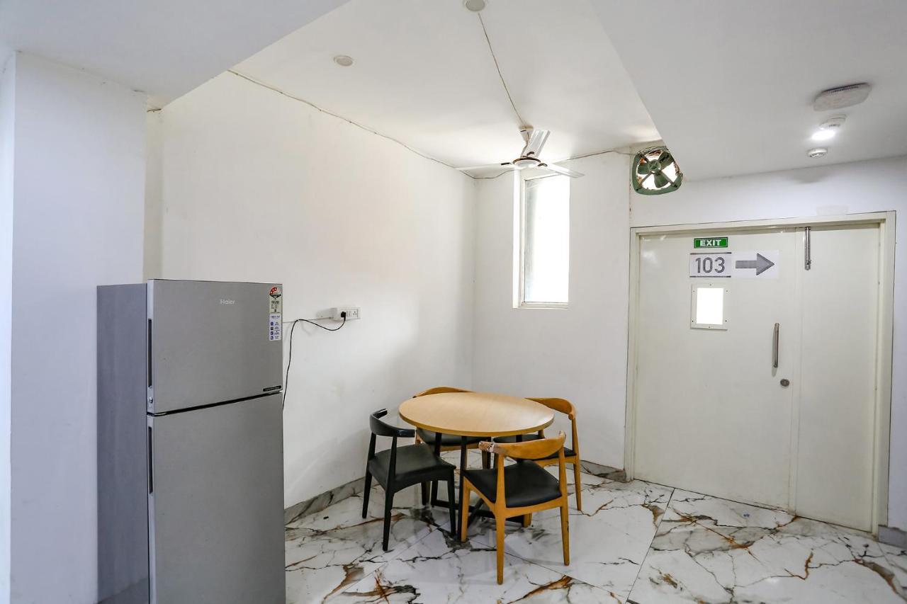 Fabhotel Vat - Meera Bagh Делі Екстер'єр фото