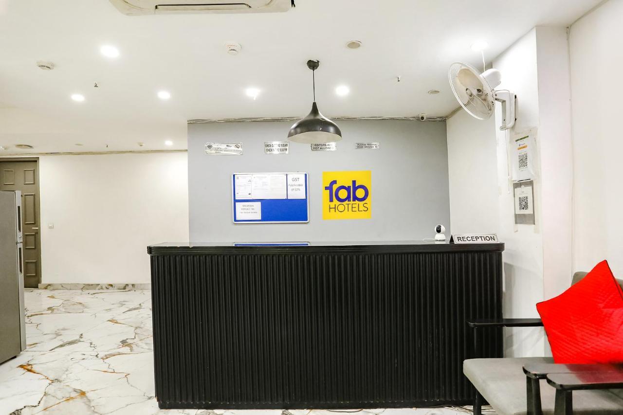 Fabhotel Vat - Meera Bagh Делі Екстер'єр фото